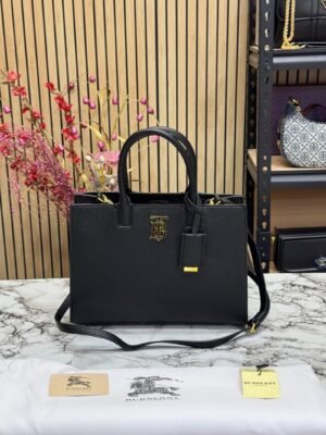 BURBERRY FRANSIS PREMIUM TOTE BAG WITH DUST BAG ✔️🤩