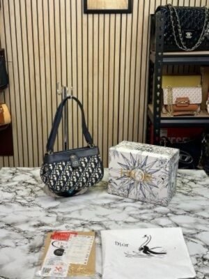 CHRISTIAN DIOR KEY OBLIQUE SMALL BAG WITH OG BOX 1162